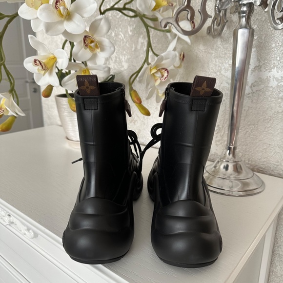 NWB Louis Vuitton Archlight Sneaker Black Rubber Monogram Boot Sz 40 AUTHENTIC❤️ - Picture 5 of 16